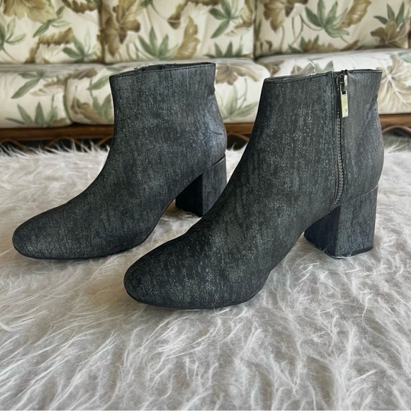 C Est 1946 Booties Ankle Black Silver Metallic 8 Block Heel Faux Leather Shimmer - Picture 4 of 16
